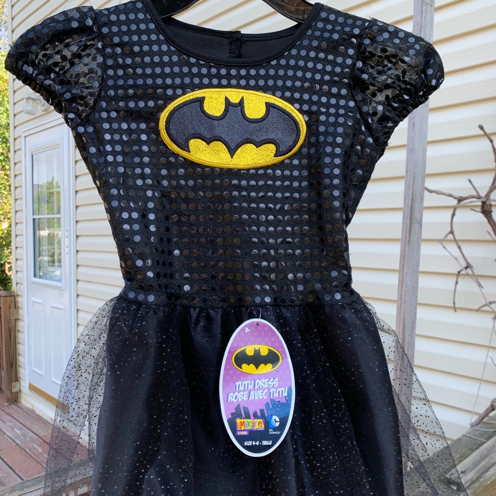 Girls Halloween costume batgirl